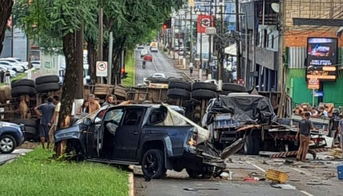 10-veiculos-se-envolvem-em-grave-acidente-em-sc-2