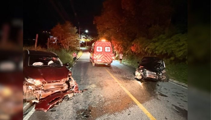 acidente-tres-veiculos-e-sao-jose