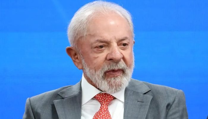 lula-discursa-em-foprum